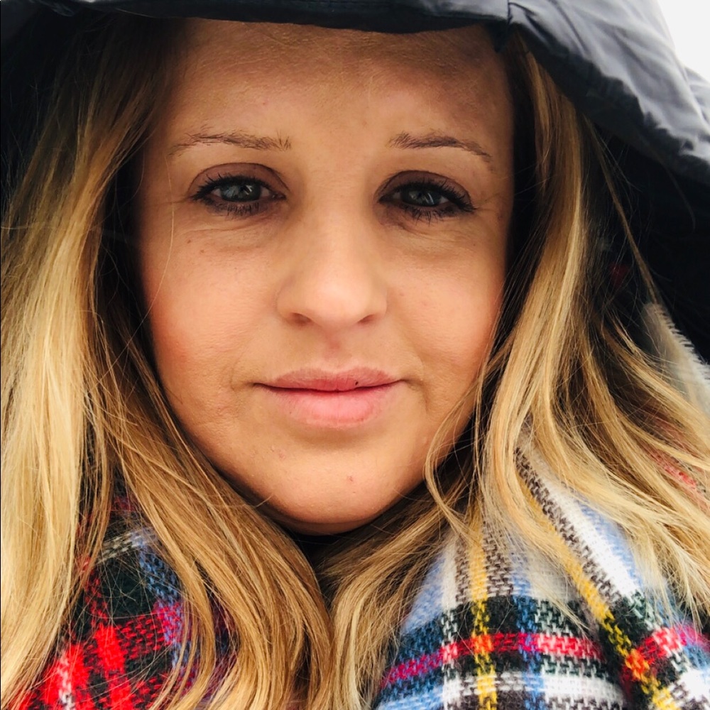 Meet your Posher, Caroline